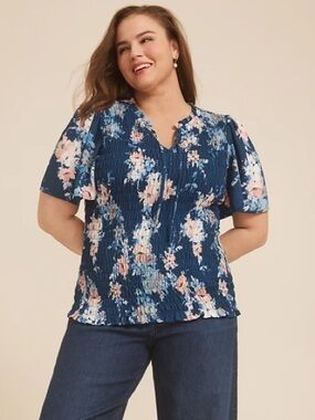 Maurices XXL Blue floral shirred smocked flutter sleeve